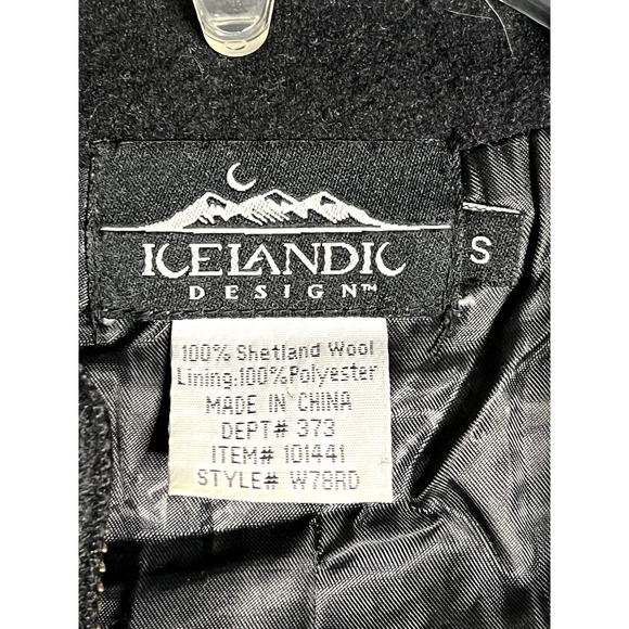 Icelandic Design Nordic full zip sweater red with floral embroidery size small - Picture 4 of 10